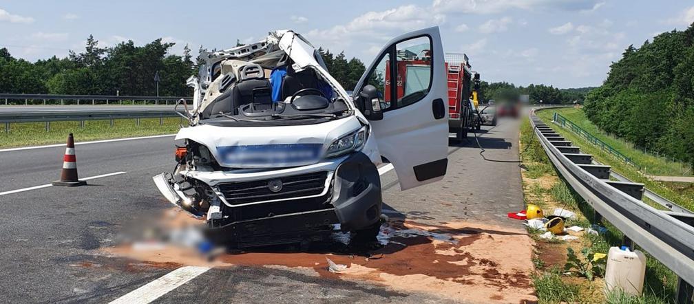 Śląskie: Tragiczny wypadek na autostradzie A4. Bus zderzył się z ciężarówką, nie żyje jedna osoba