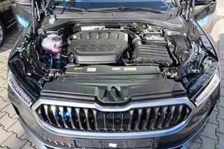 Nowe nieoznakowane radiowozy policji