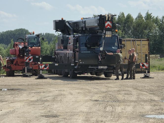 Tajemniczy kontener z bronią i amunicją na Podkarpaciu. W Laszkach pracują służby