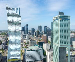 Skyline Warszawy z drona, maj 2025