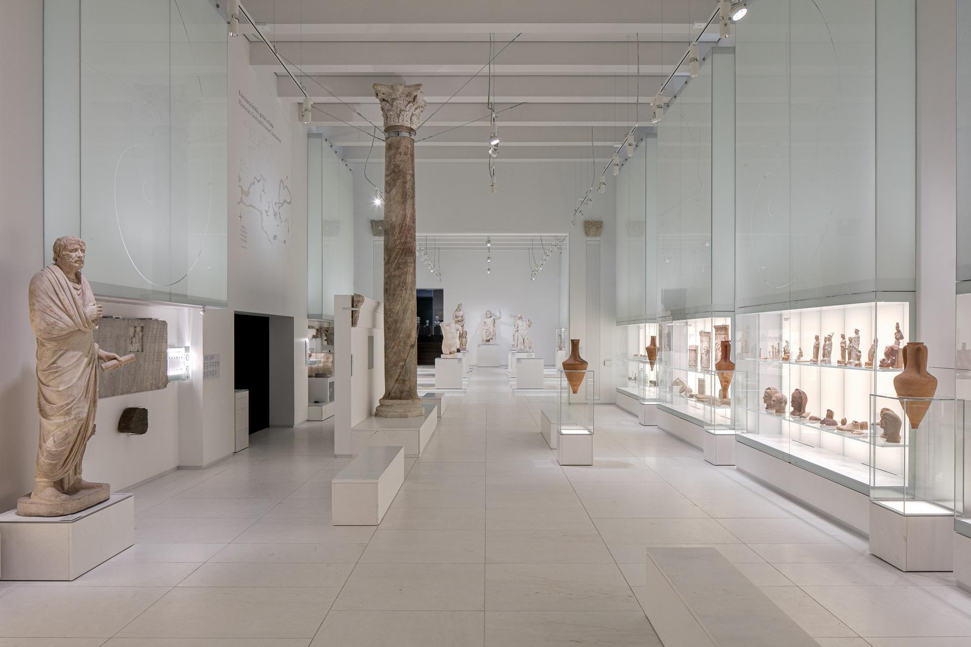 Galeria Sztuki Starożytnej projektu Nizio Design International: fotospacer po zmodernizowanych wnętrzach