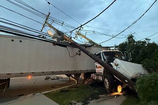 Ciężarówka wjechała w budynek w New JErsey. 50 ewakuowanych