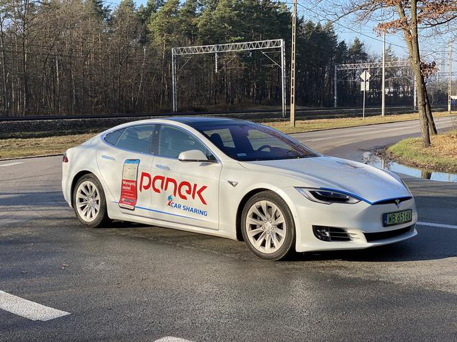 Tesla Model S w Panek CarSharing