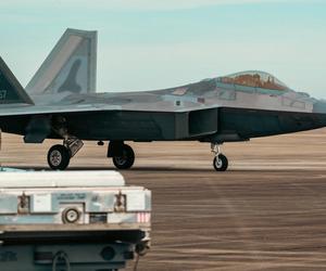 Samoloty F-22 nie prędko na emeryturę, a więcej F-15EX? Walka pomiędzy Siłami Powietrznymi USA a Kongresem