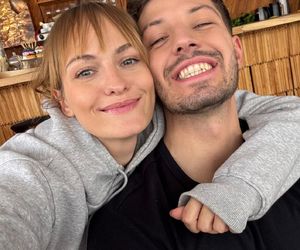 Barwy szczęścia na planie. Justin (Jasper Sołtysiewicz), Ola (Michalina Robakiewicz)