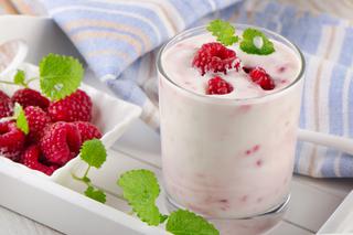 Mrożony jogurt malinowy - przepis na orzeźwiający deser