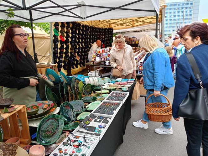 Stoiska wystawców podczas Jarmarku św. Stanisława można odwiedzać w godz. 10.00-18.00 w dn. 10 i 11 maja