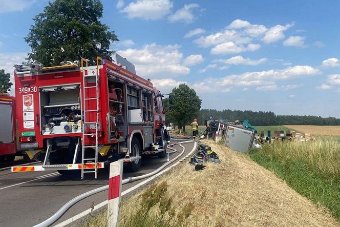 en strażak to prawdziwy bohater! Pan Tomasz ryzykował życiem, by ratować kierowcę z płonącego TIR-a