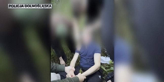 Wrocław. Polscy nastolatkowie dokonali samosądu na 23-letnim Ukraińcu. Jest nagranie przestępstwa.