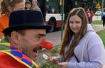 Dr Clown zaraża śmiechem w Światowym Dniu Uśmiechu