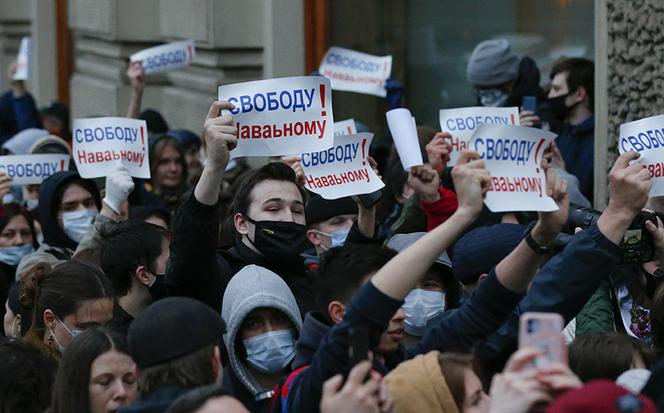 Rosjanie protestują przeciwko Putinowi! Tysiące na ulicach, aresztowania
