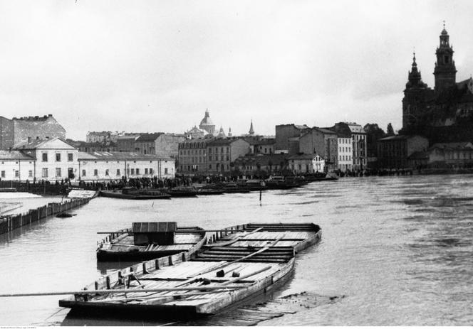 Wielkie powodzie, które nawiedzały Kraków. Wisła osiągnęła wówczas najwyższy poziom w historii 