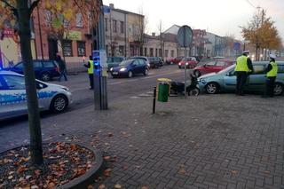 Poważny wypadek w Piotrkowie Kujawskim. Motorowerzysta potrącony przez kierowcę