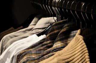 Popularna firma odzieżowa bankrutuje. Przez 90 lat sprzedawała ubrania dla panów
