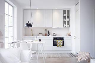 Aneks kuchenny w stylu skandynawskiego minimalizmu