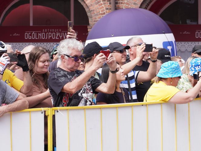 Tour de Pologne 2025. Start w Katowicach Nikiszowcu