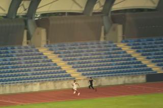 W kilka dni 8 mln osób zobaczyło bydgoski stadion w reklamie. Apple szukało do spotu takiego niezbyt nowoczesnego  