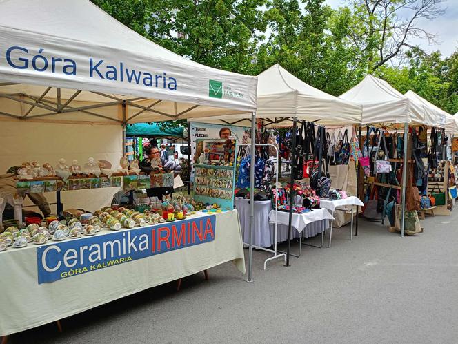 Stoiska wystawców podczas Jarmarku św. Stanisława można odwiedzać w godz. 10.00-18.00 w dn. 10 i 11 maja