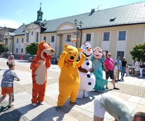 Chcieli podkreślić potrzebę swoich działań. Ulicami Białegostoku przeszedł Marsz Rodzin Zastępczych