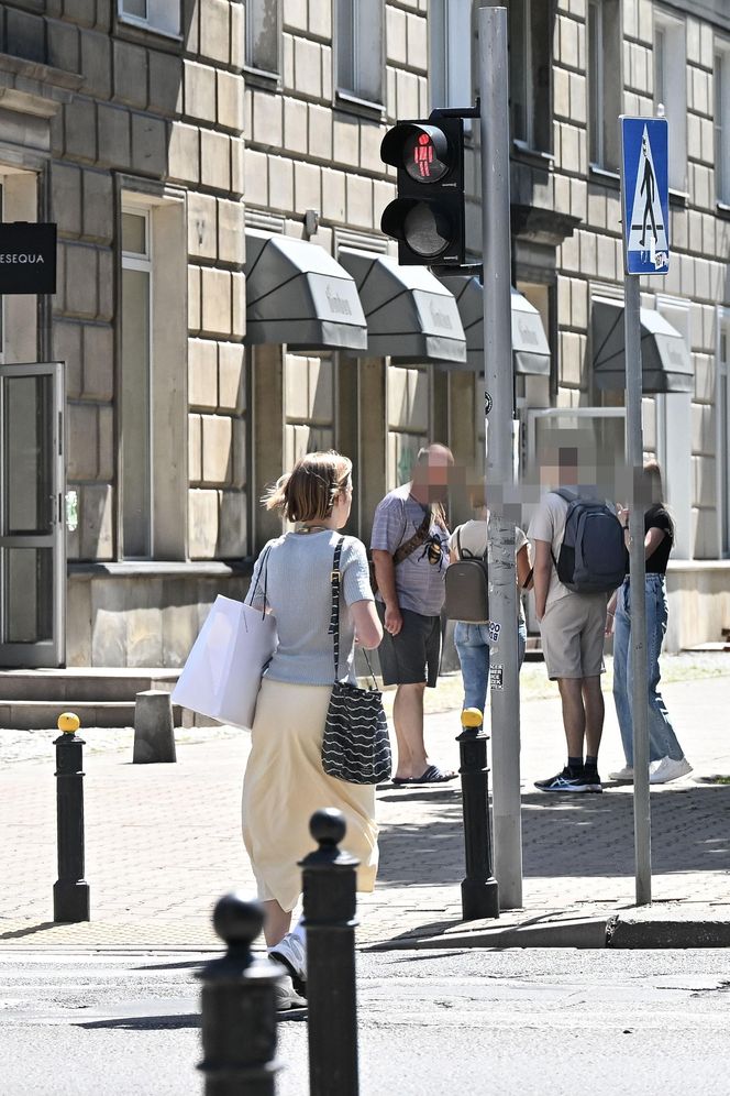 Lara Gessler prezentuje sutki na mieście