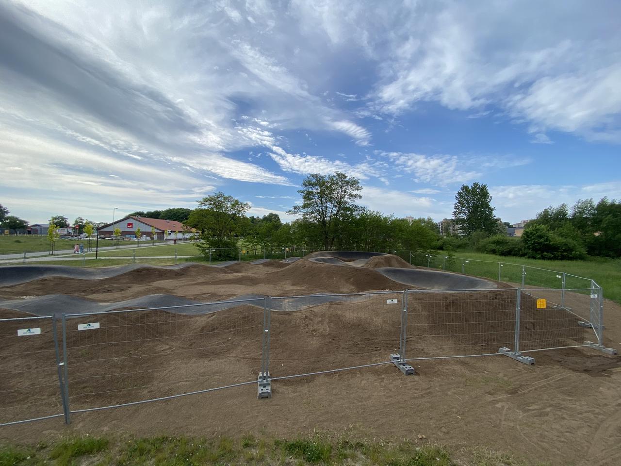 Budowa pump tracku na ostatniej prostej