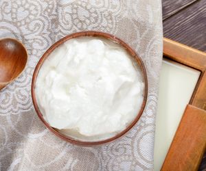 Zsiadłe mleko: właściwości zdrowotne. Jak zrobić zsiadłe mleko? 