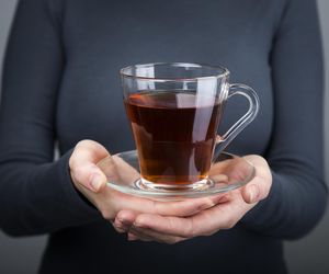Nie pij tych czarnych herbat. Badania potwierdziły obecność pestycydów zakazanych w UE