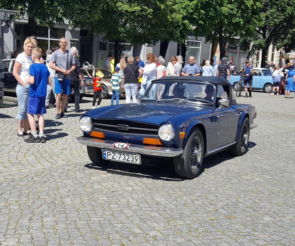 DKW, Triumf, Velofex. Zabytkowe pojazdy wjechały na Rynek w Lesznie