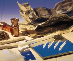  Działanie narkotyków - jak uchronić dziecko przed uzależnieniem? Dowiedz się jaki wpływ mają narkotyki na organizm