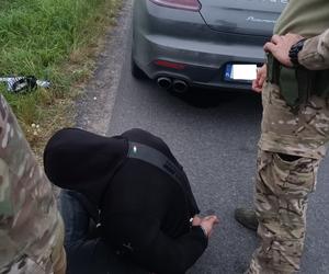 Łódzcy policjanci rozbili gang kradnący luksusowe samochody