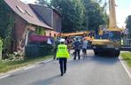 Ogromny dźwig staranował dom pod Puckiem! Budynek jest całkowicie zniszczony