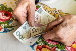 3287 zł miesięcznie od września 2025. Kto może dostać pieniądze?
