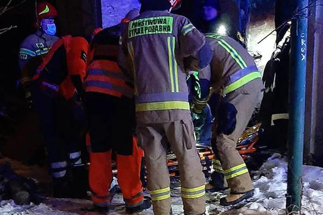 Był na strychu, gdy część budynku runęła. Pomoc przyszła w ostatniej chwili