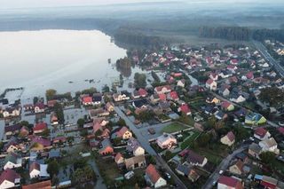 Powódź w Lubuskiem. Odra zalała ulice w Osiecznicy.