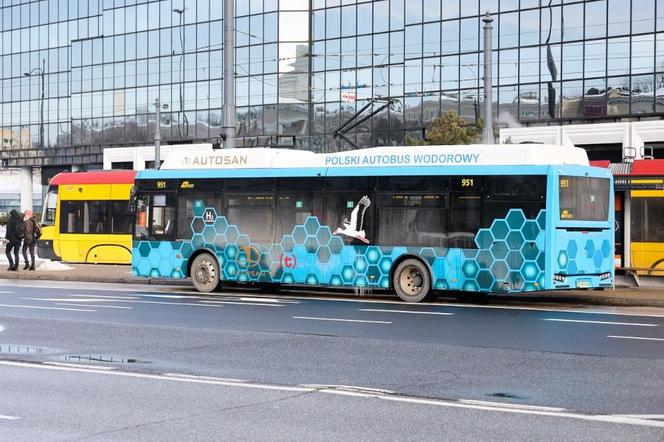 Nowy autobus na testach w Warszawie