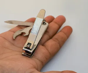 Brudne sekrety narzędzi kosmetycznych. Mikrobiolog wskazuje najbrudniejsze akcesoria