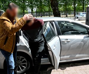 2,5 letnia dziewczynka zmarła w wyniku poparzeń i skrajnego odwodnienia. Rodzice zastępczy usłyszeli zarzuty
