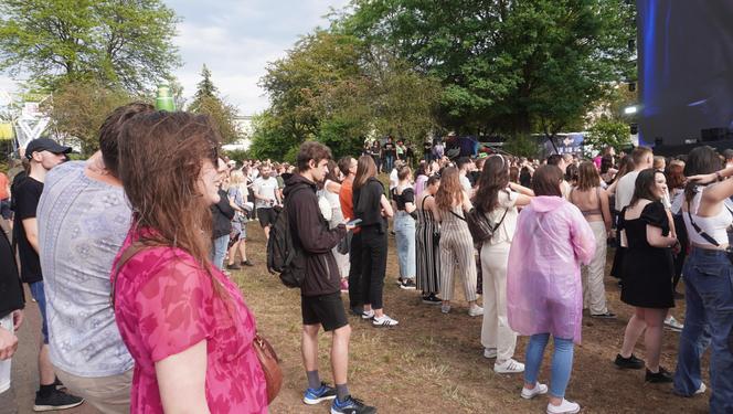 Kortowiada 2024. Drugi dzień koncertów na plaży przyciągnął tłumy. Zobacz zdjęcia!