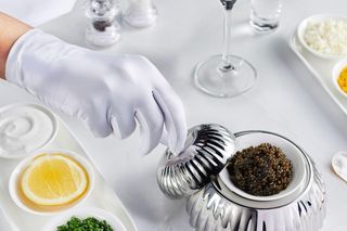 Emirates podnosi poprzeczkę luksusu: nowe udogodnienia w klasie pierwszej 