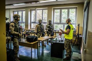 Policyjne ćwiczenia w Łodzi. Te zdjęcia robią wrażenie!