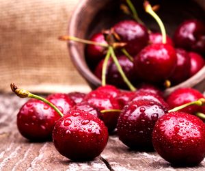 Wiśnie - właściwości lecznicze tych owoców znały już nasze babcie. Na co pomagają?