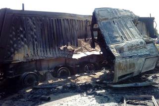 Karambol na trasie S7 pod Olsztynem - przepakowywali ładunek na pasie autostrady