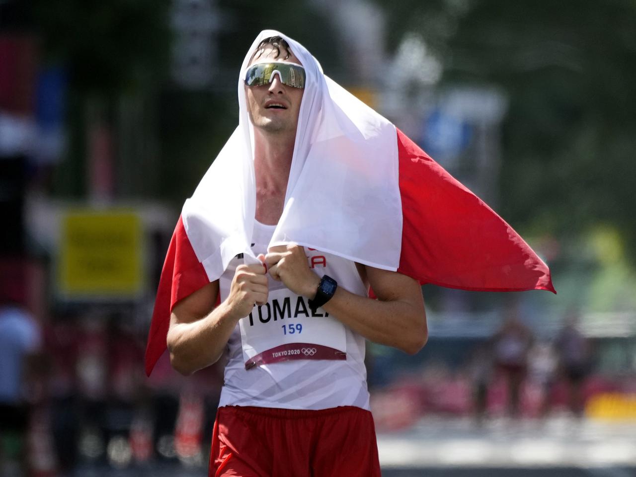 Olimpiada w Tokio. Sensacyjne ZŁOTO! Dawid Tomala mistrzem olimpijskim w chodzie na 50 km