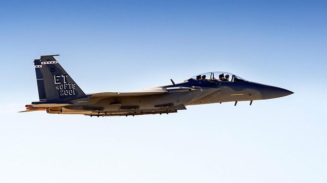 Samoloty  F-15, F/A 18
