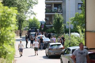 Mężczyzna zabarykadował się z bronią w Krakowie! W mieszkaniu było dziecko