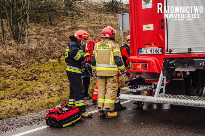 Wypadek na DK 16. W miejscowości Buniaki zderzyły się dwa samochody osobowe