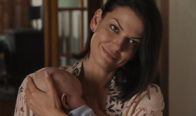 M jak miłość odc. 1672. Patrycja (Alżbeta Lenska), Jaś (Aleksander Cacko)