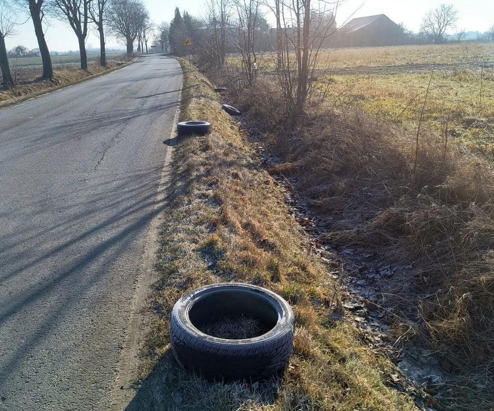 Setki opon w przydrożnych rowach - taka sytuacja jest w regionie radomskim. Sprawcy poszukiwani!