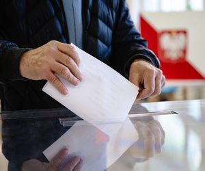 Frekwencja na godz. 12.00. PKW podała dane