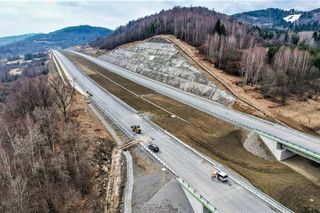 Tak wygląda budowa S1 obejścia Węgierskiej Górki. To jeden z najbardziej malowniczych i najdroższych odcinków dróg ekspresowych w Polsce